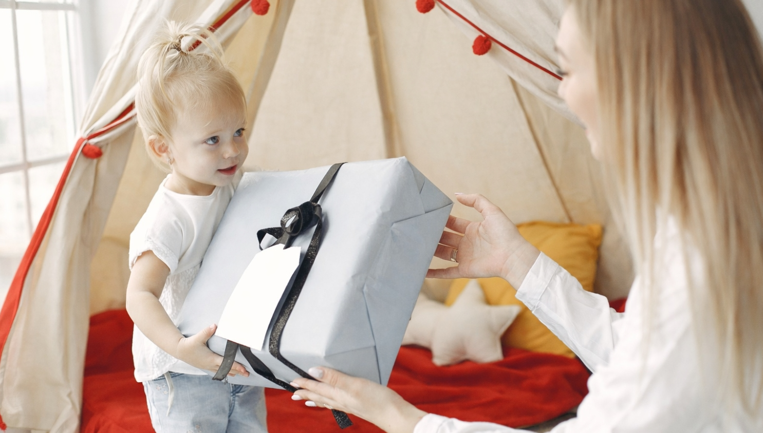 Najbolji poklon za dete od 2 godine – ideje za siguran i edukativan izbor